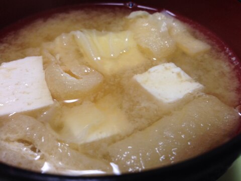 キャベツ・豆腐・油揚げの味噌汁